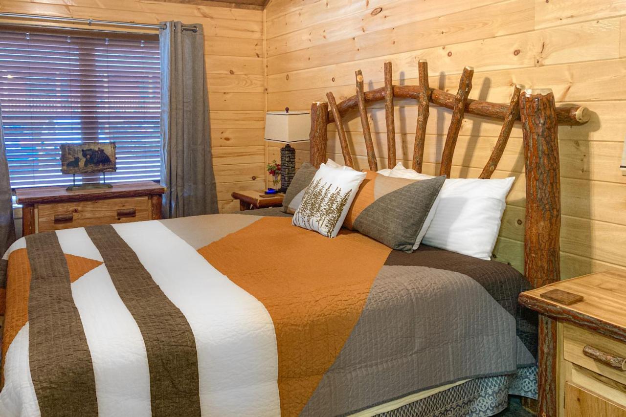 The Lazy Bear Βίλα Pigeon Forge Εξωτερικό φωτογραφία